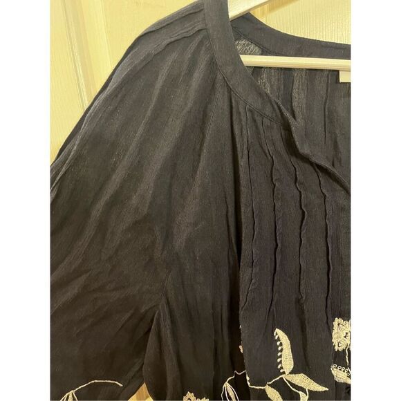 J. Jill Navy Embroidered Pin Tuck Covered Button Blouse sz XL EUC - Picture 2 of 10